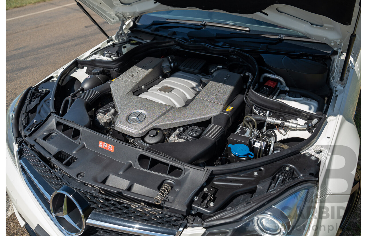 8/2012 Mercedes Benz C63 AMG W204 MY12 4d Sedan Diamond White Bright Metallic V8 6.3L