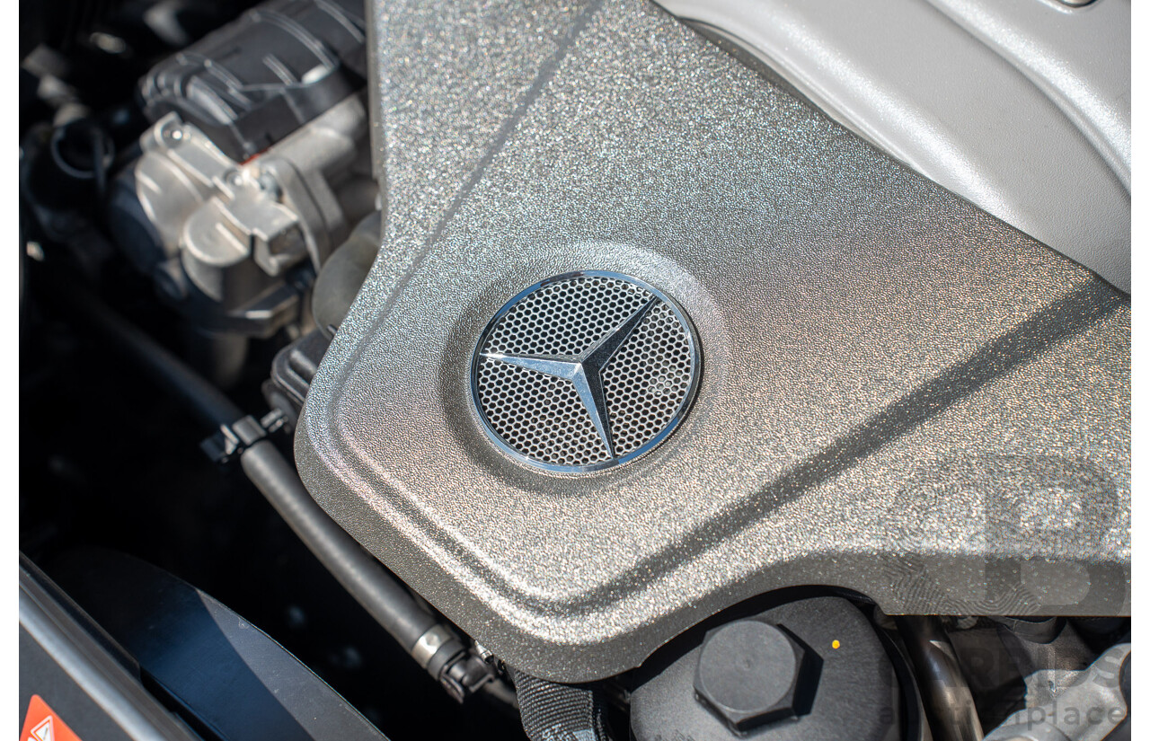 8/2012 Mercedes Benz C63 AMG W204 MY12 4d Sedan Diamond White Bright Metallic V8 6.3L