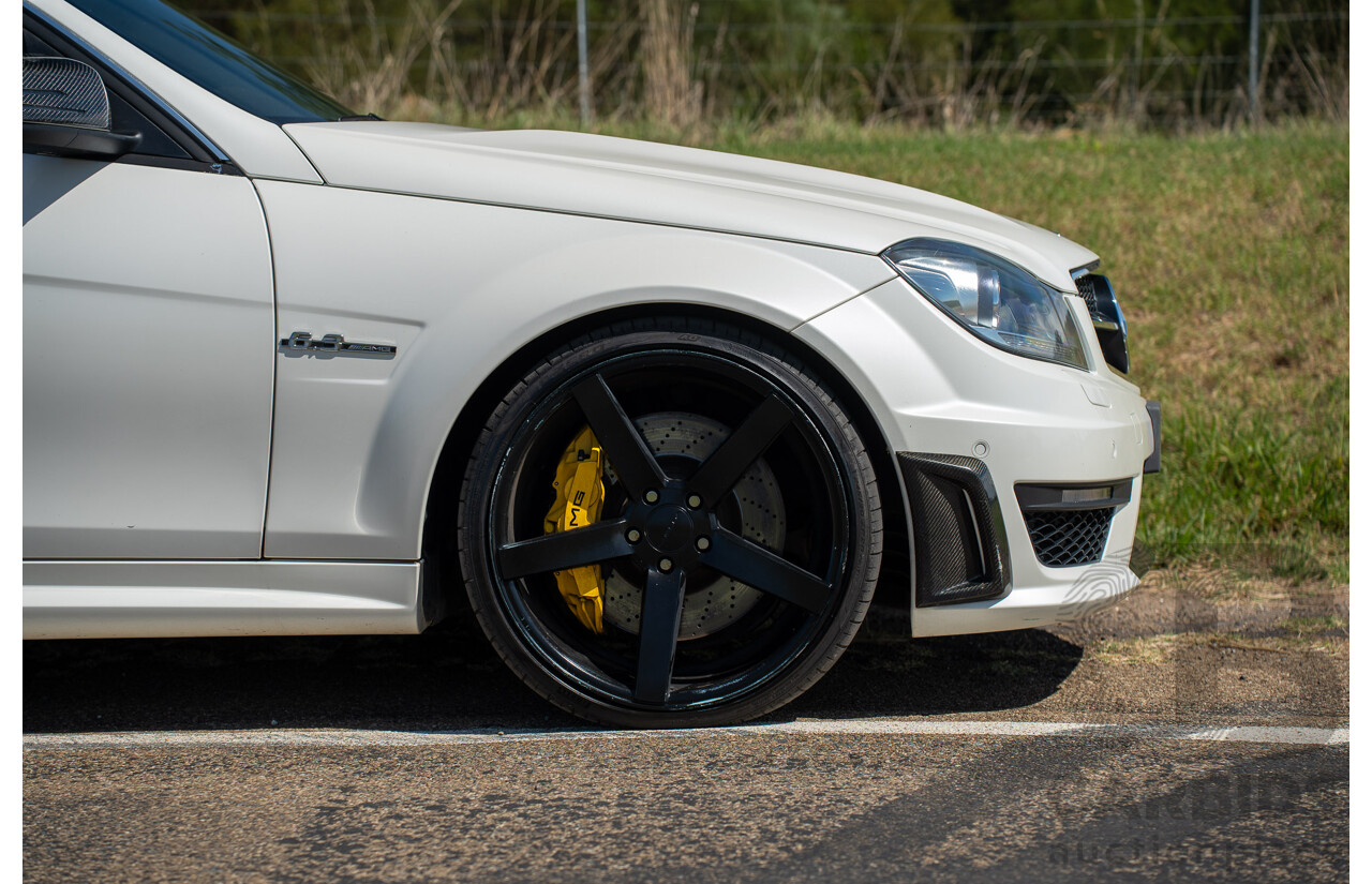 8/2012 Mercedes Benz C63 AMG W204 MY12 4d Sedan Diamond White Bright Metallic V8 6.3L