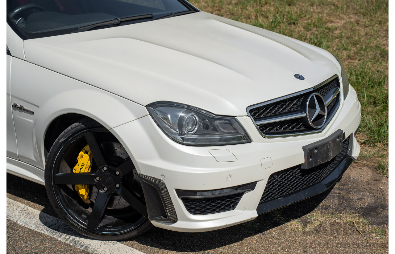 8/2012 Mercedes Benz C63 AMG W204 MY12 4d Sedan Diamond White Bright Metallic V8 6.3L