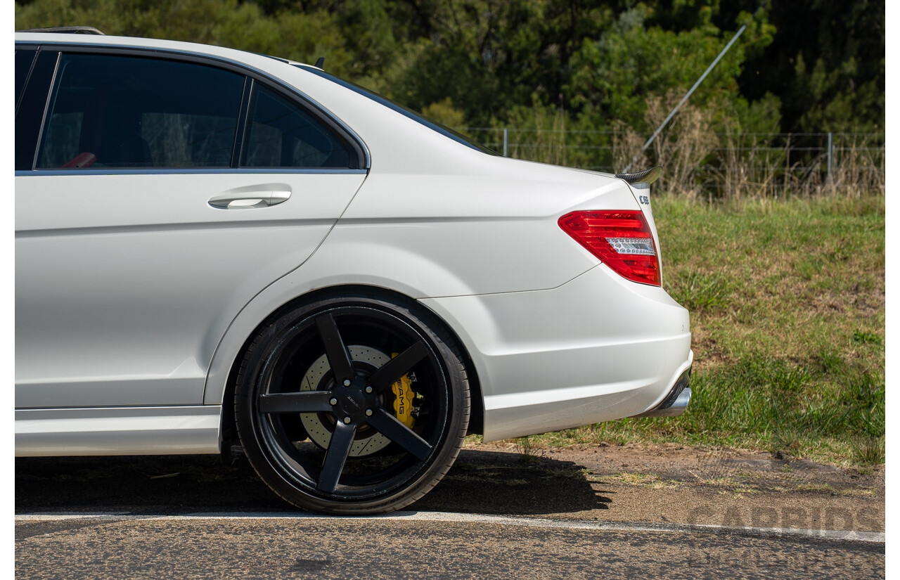 8/2012 Mercedes Benz C63 AMG W204 MY12 4d Sedan Diamond White Bright Metallic V8 6.3L