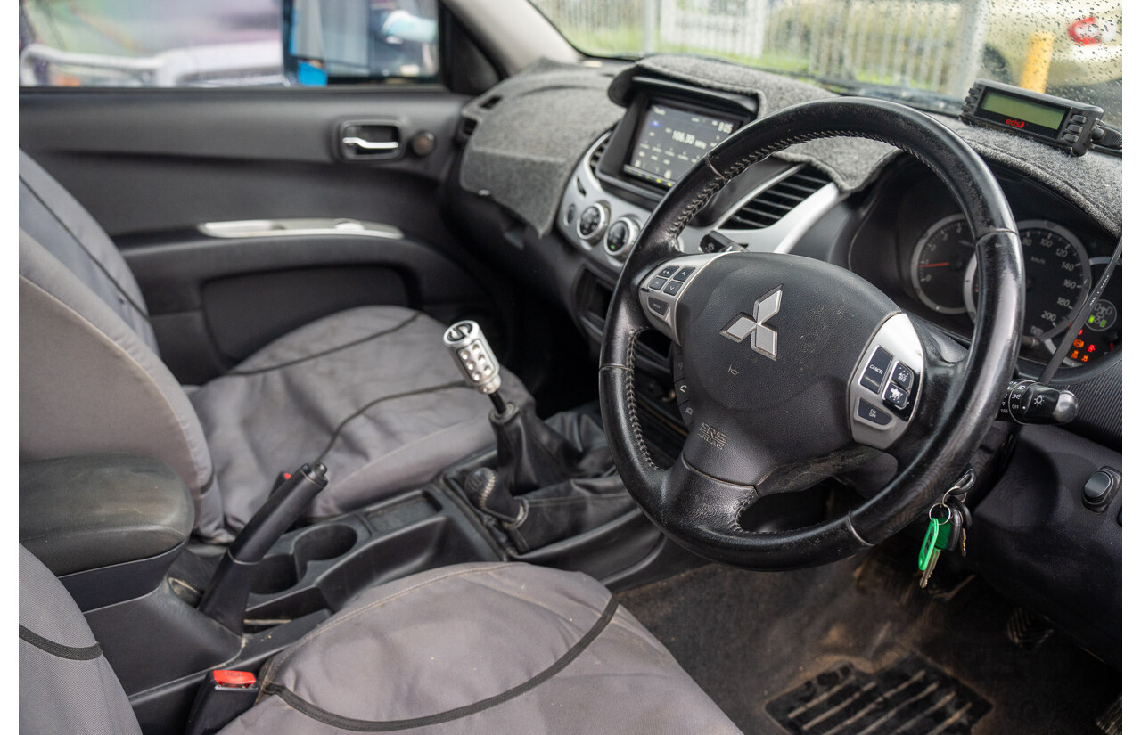 4/2014 Mitsubishi Triton GLX-R (4x4) MN MY15 Double Cab Utility Black Pearl Turbo Diesel 2.5L