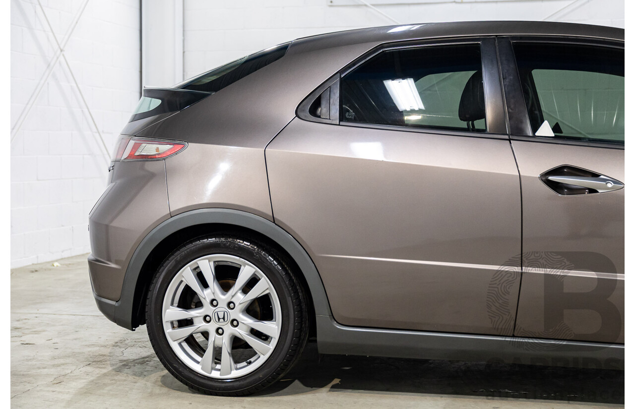 7/2011 Honda Civic Si FK MY11 5d Hatchback Urban Titianium Metallic 1.8L