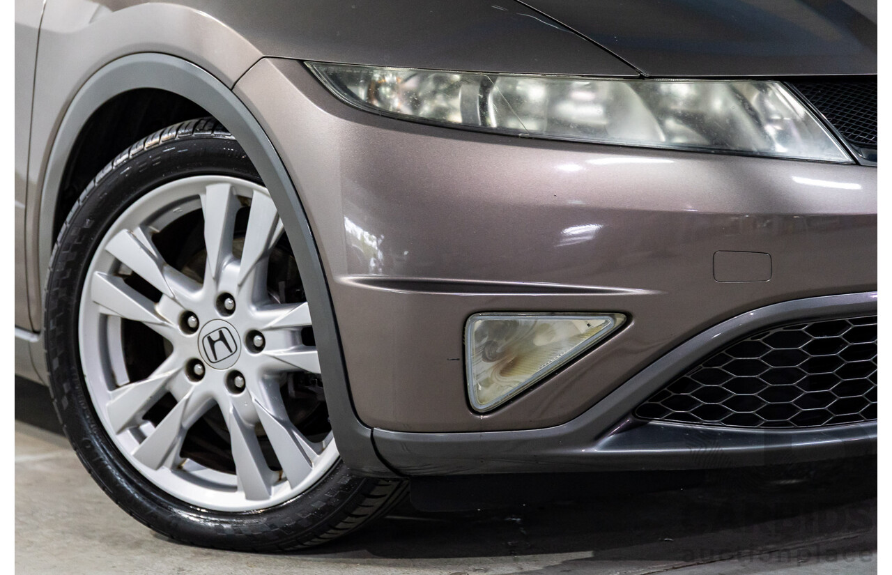 7/2011 Honda Civic Si FK MY11 5d Hatchback Urban Titianium Metallic 1.8L