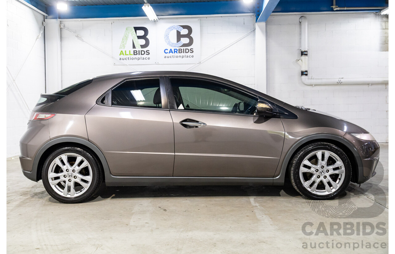 7/2011 Honda Civic Si FK MY11 5d Hatchback Urban Titianium Metallic 1.8L