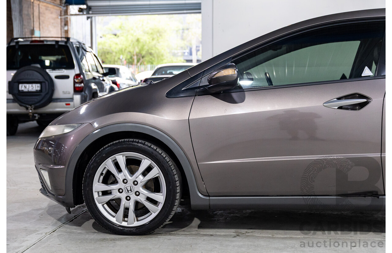 7/2011 Honda Civic Si FK MY11 5d Hatchback Urban Titianium Metallic 1.8L