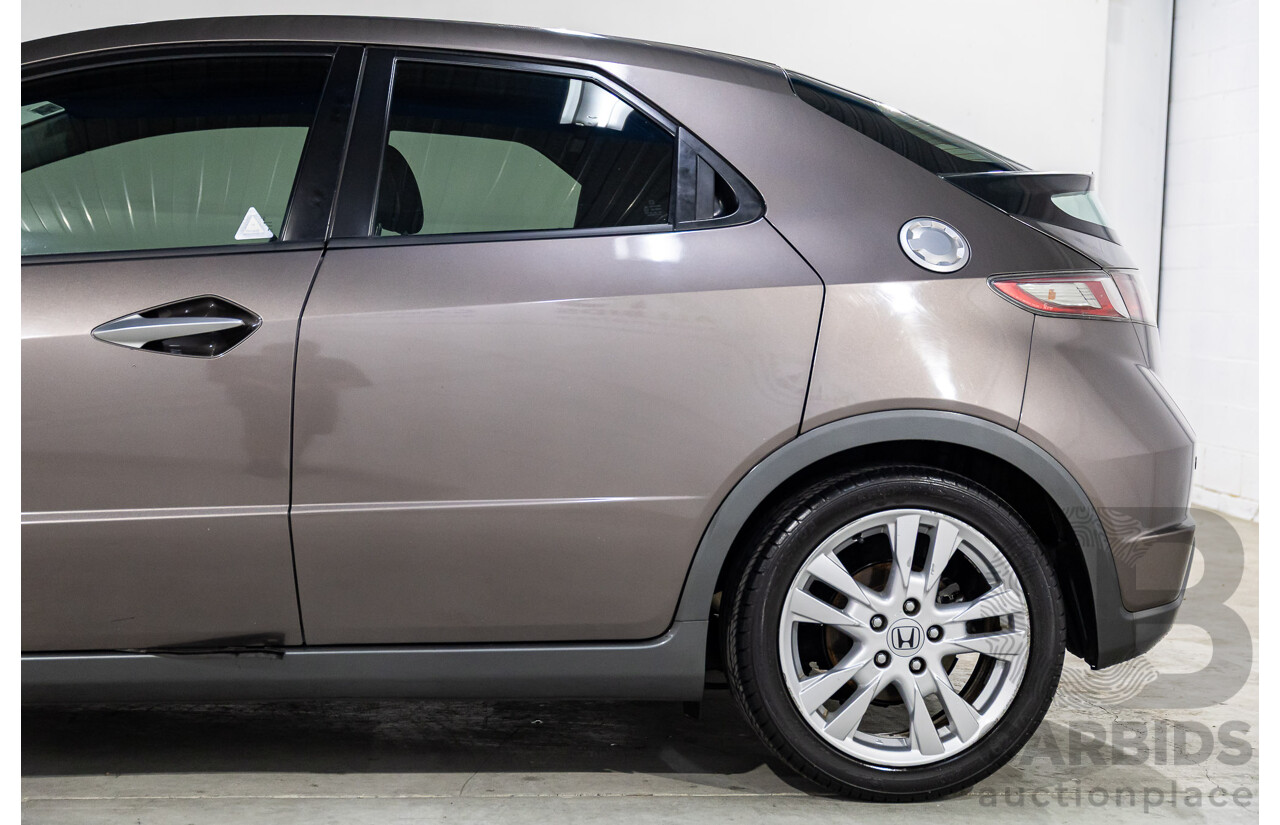 7/2011 Honda Civic Si FK MY11 5d Hatchback Urban Titianium Metallic 1.8L