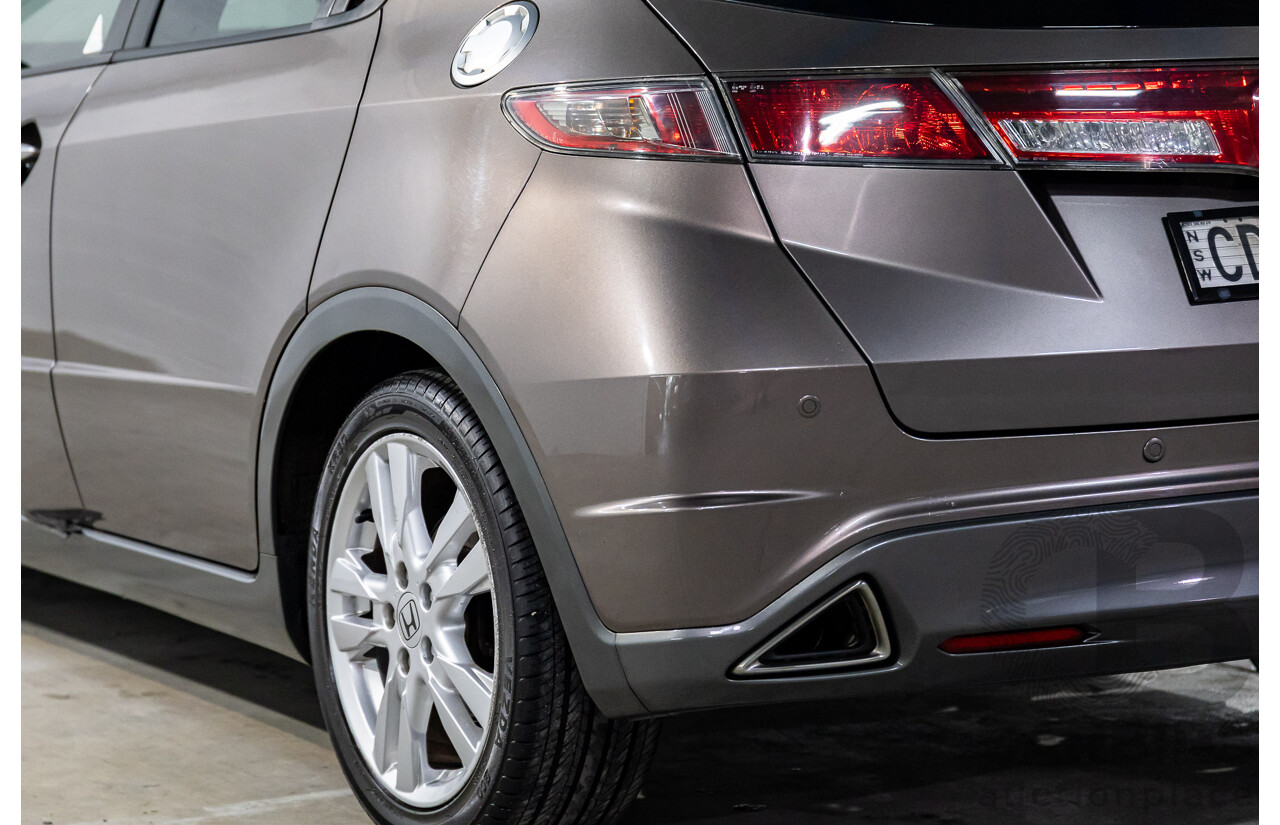 7/2011 Honda Civic Si FK MY11 5d Hatchback Urban Titianium Metallic 1.8L