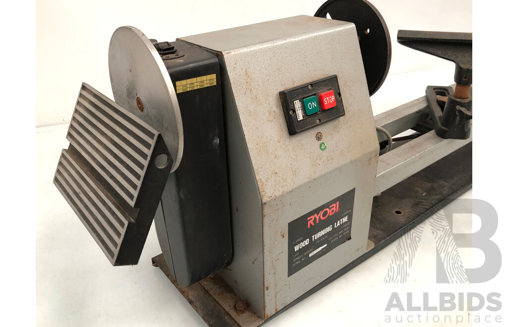 Ryobi 1000mm Wood Turning Lathe