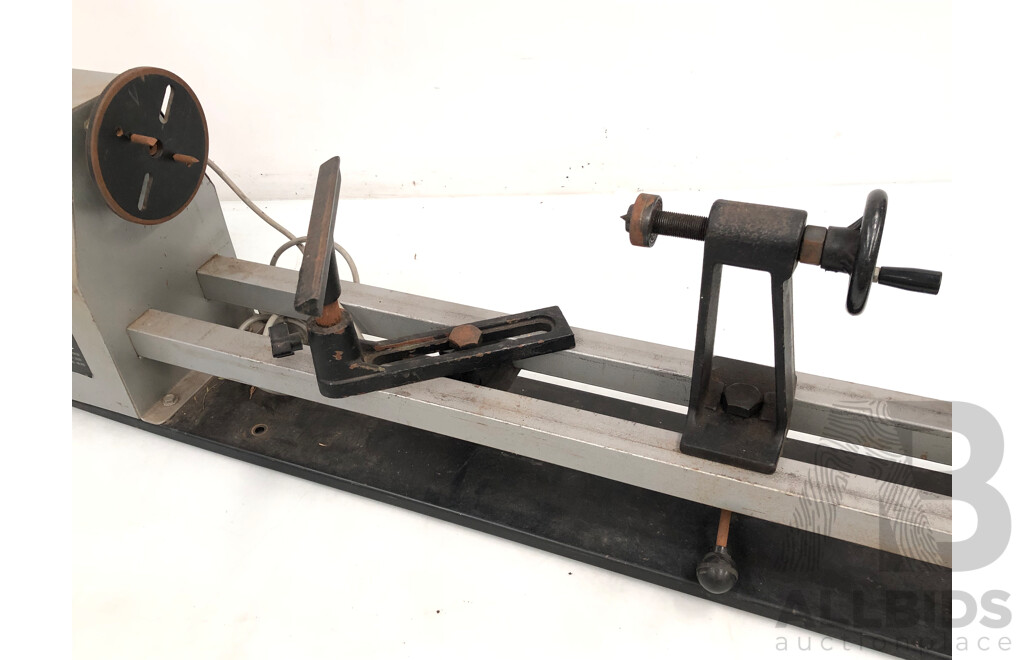 Ryobi 1000mm Wood Turning Lathe