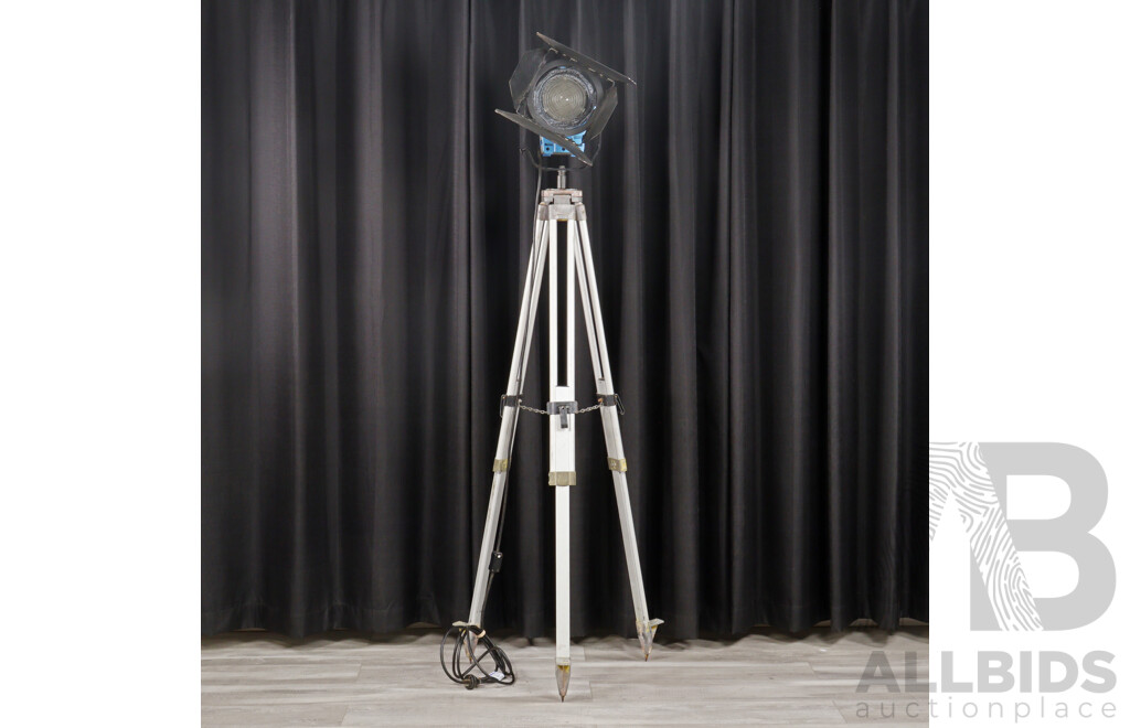 Vintage ARRI 1000 Plus Light with Fresnel Lens on Tripod Base