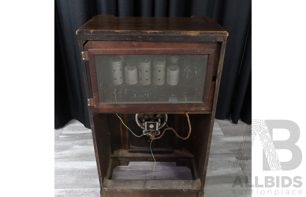 Art Deco Walnut Radiogram