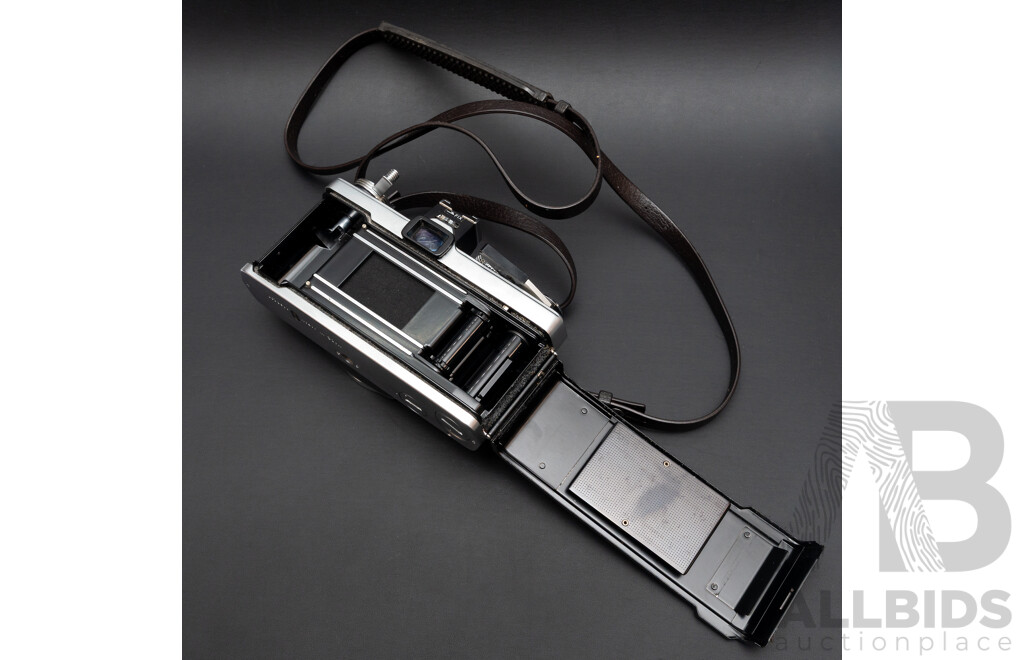 Olympus OM-1 with Zuiko Auto-S 50mm F/1.8