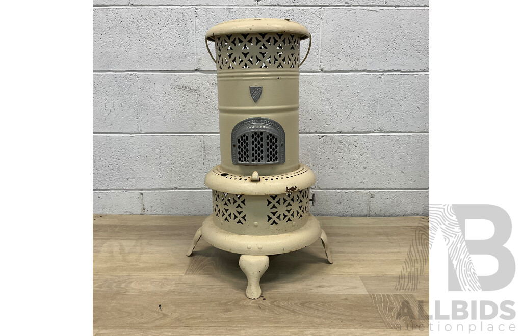 Vintage 1930 Valor 525R Kerosene Cooktop and Heater