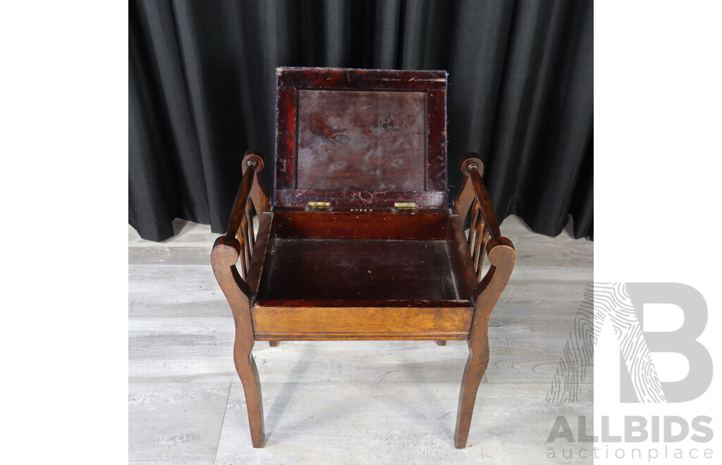 Oak Lift Top Piano Stool