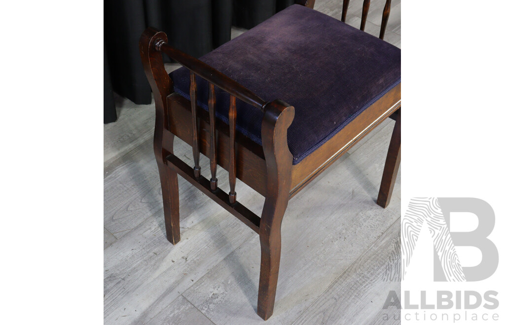 Oak Lift Top Piano Stool