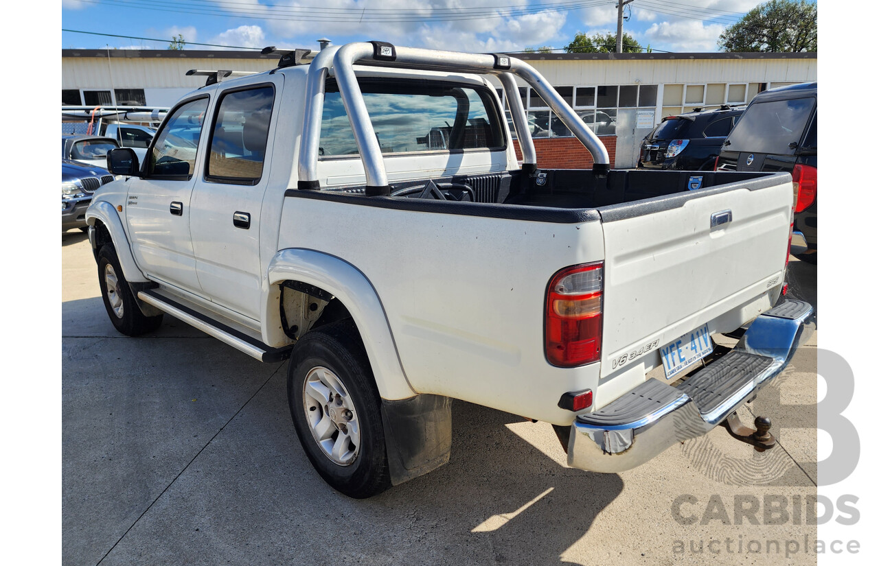 8/2004 Toyota Hilux SR5 (4x4) VZN167R Dual Cab P/Up White 3.4L