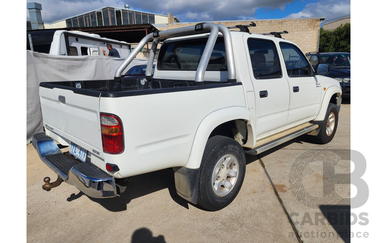 8/2004 Toyota Hilux SR5 (4x4) VZN167R Dual Cab P/Up White 3.4L