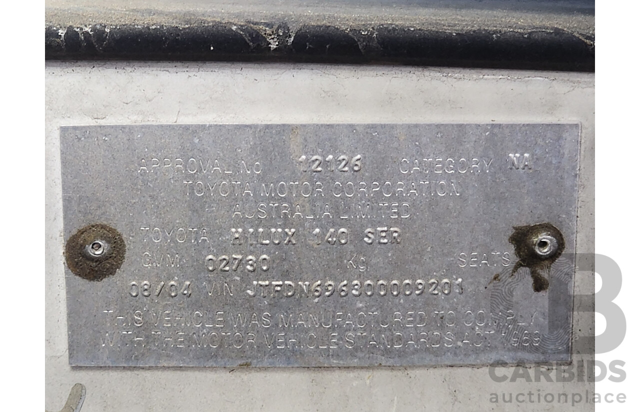 8/2004 Toyota Hilux SR5 (4x4) VZN167R Dual Cab P/Up White 3.4L