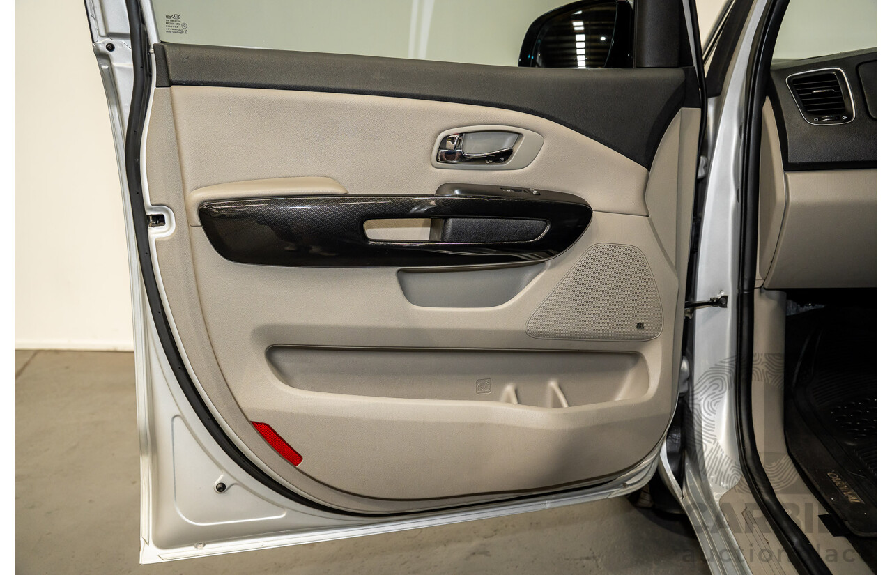 05/2019 Kia Carnival SLi YP PE MY19 4D Wagon Silky Silver Metallic Turbo Diesel 2.2L - 8 seater
