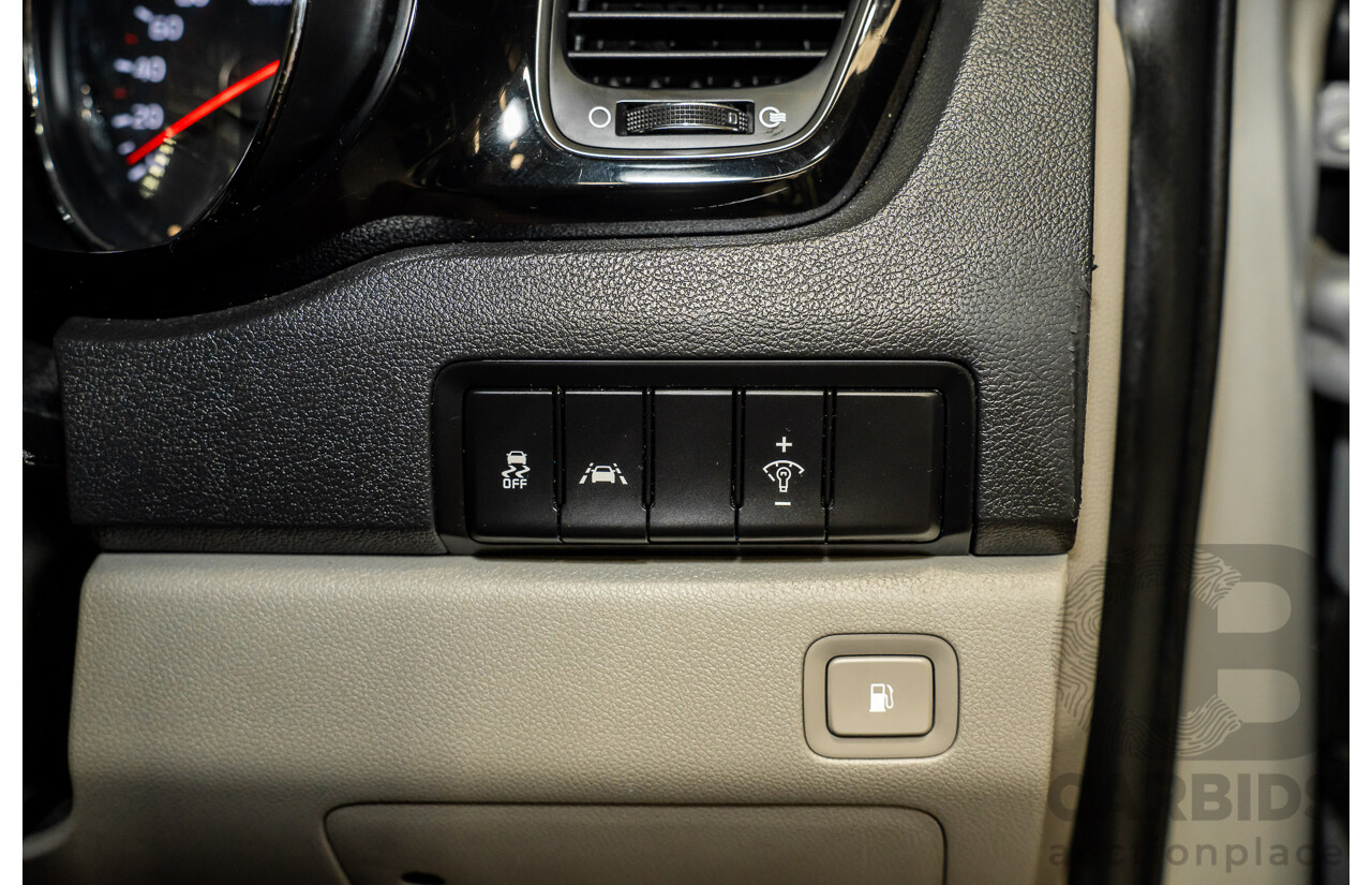 05/2019 Kia Carnival SLi YP PE MY19 4D Wagon Silky Silver Metallic Turbo Diesel 2.2L - 8 seater