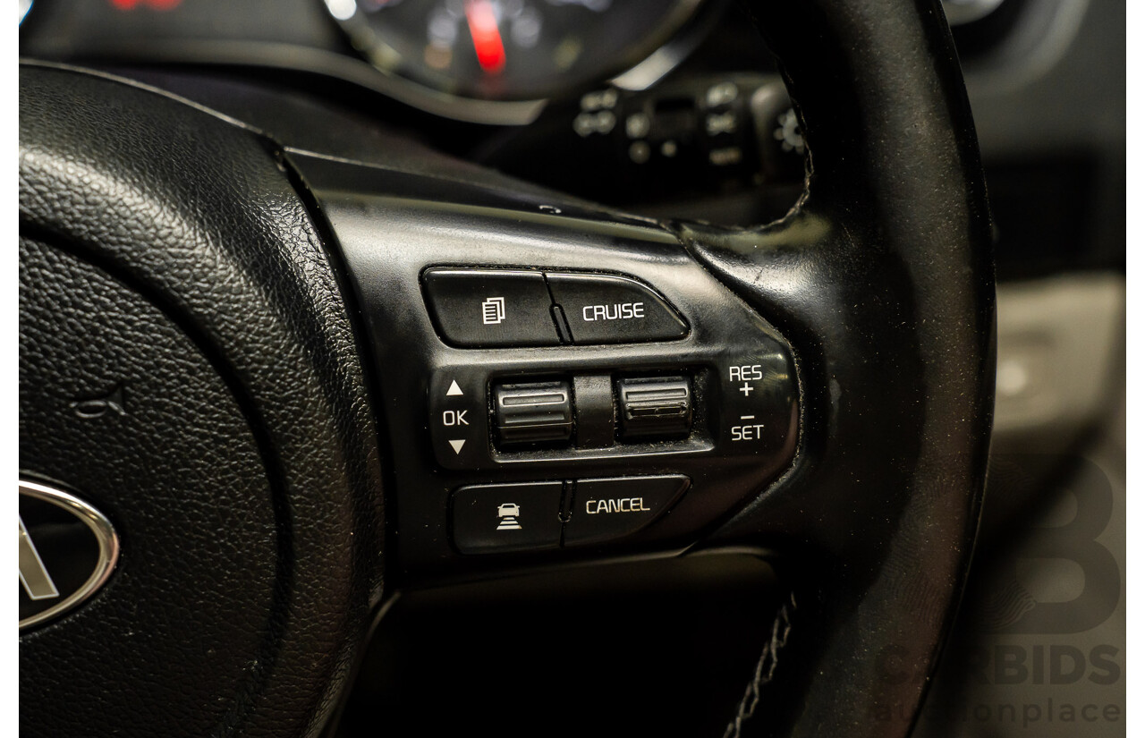 05/2019 Kia Carnival SLi YP PE MY19 4D Wagon Silky Silver Metallic Turbo Diesel 2.2L - 8 seater