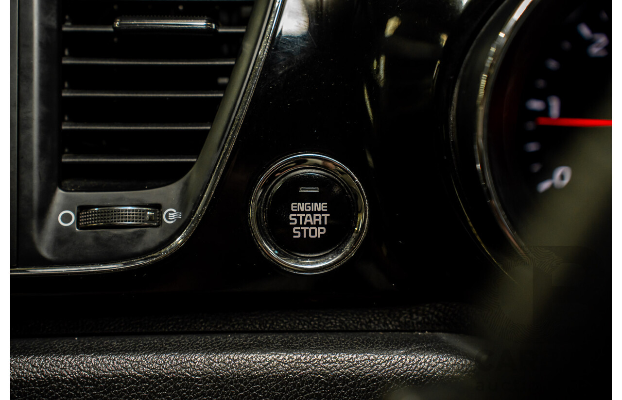 05/2019 Kia Carnival SLi YP PE MY19 4D Wagon Silky Silver Metallic Turbo Diesel 2.2L - 8 seater