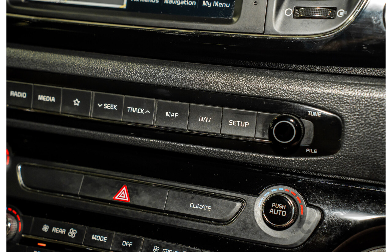 05/2019 Kia Carnival SLi YP PE MY19 4D Wagon Silky Silver Metallic Turbo Diesel 2.2L - 8 seater