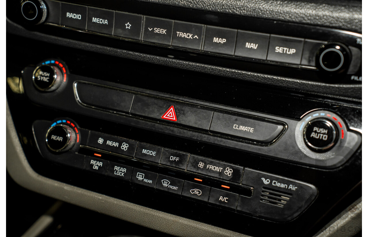 05/2019 Kia Carnival SLi YP PE MY19 4D Wagon Silky Silver Metallic Turbo Diesel 2.2L - 8 seater