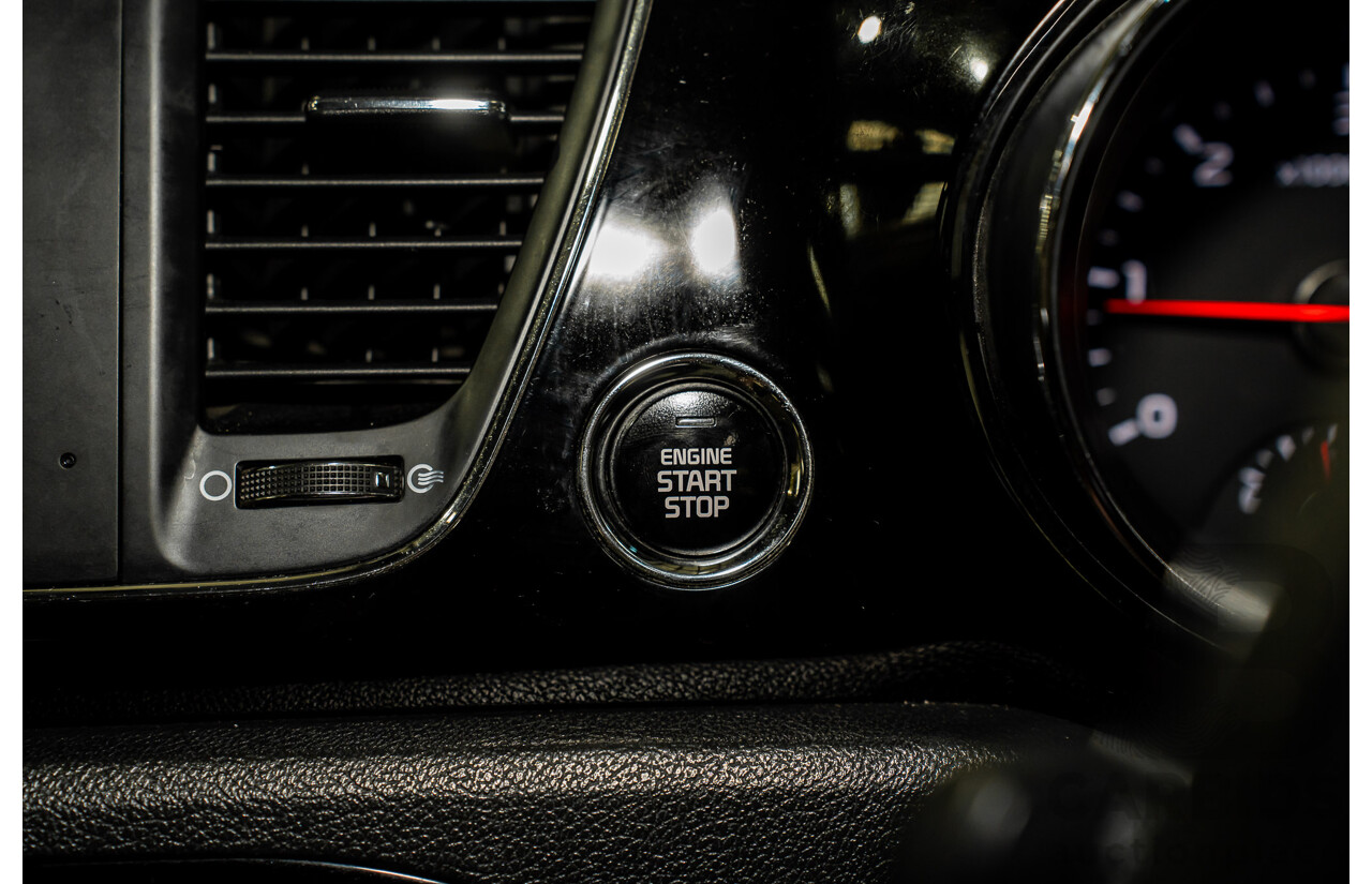 05/2019 Kia Carnival SLi YP PE MY19 4D Wagon Silky Silver Metallic Turbo Diesel 2.2L - 8 seater