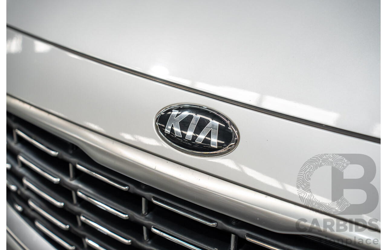 05/2019 Kia Carnival SLi YP PE MY19 4D Wagon Silky Silver Metallic Turbo Diesel 2.2L - 8 seater