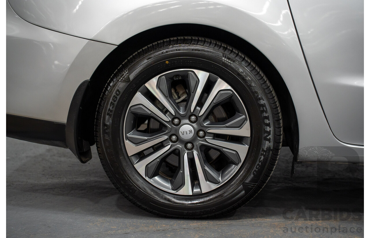 05/2019 Kia Carnival SLi YP PE MY19 4D Wagon Silky Silver Metallic Turbo Diesel 2.2L - 8 seater