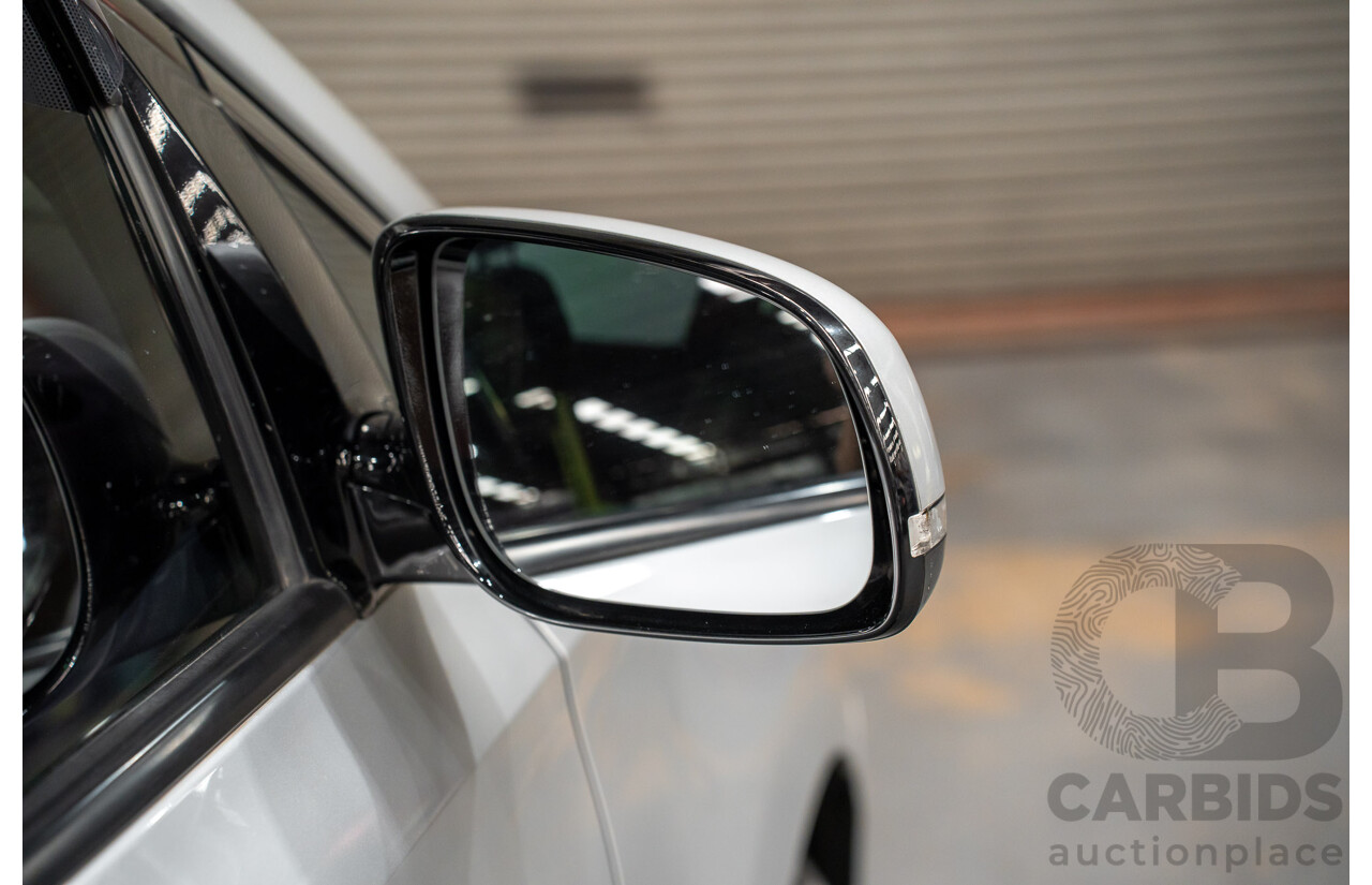 05/2019 Kia Carnival SLi YP PE MY19 4D Wagon Silky Silver Metallic Turbo Diesel 2.2L - 8 seater