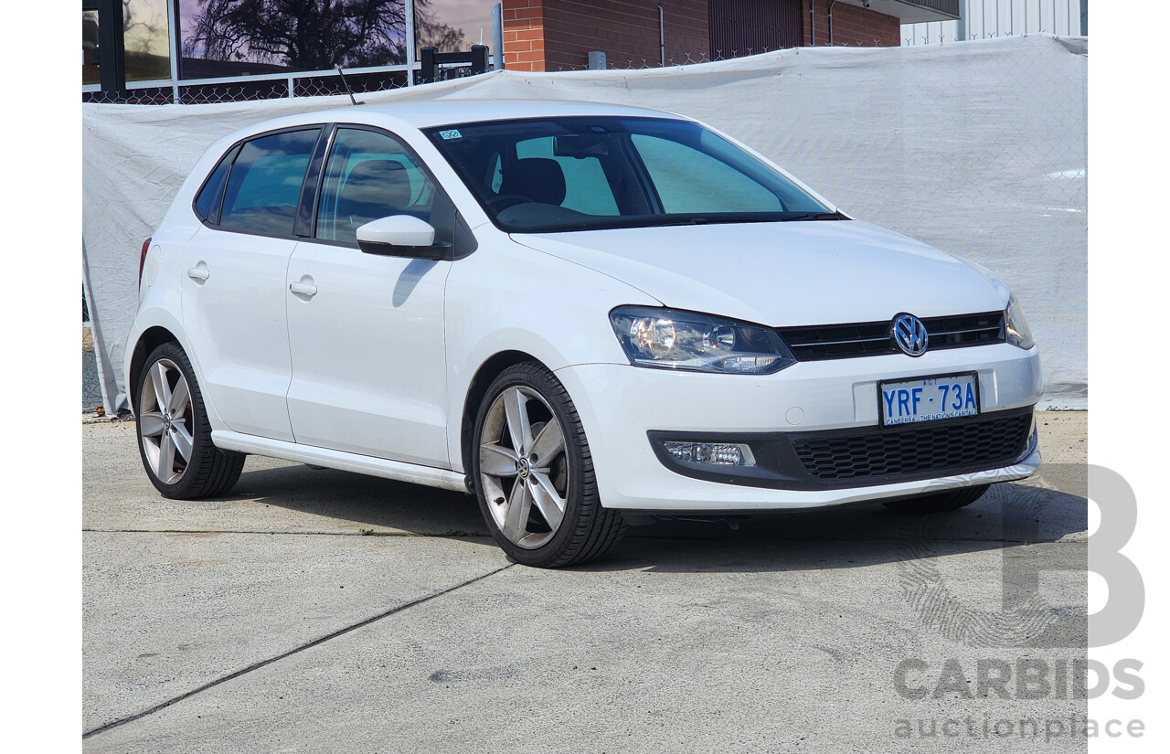 9/2012 Volkswagen Polo 77 TSI Comfortline 6R MY12 5d Hatchback White 1.2L