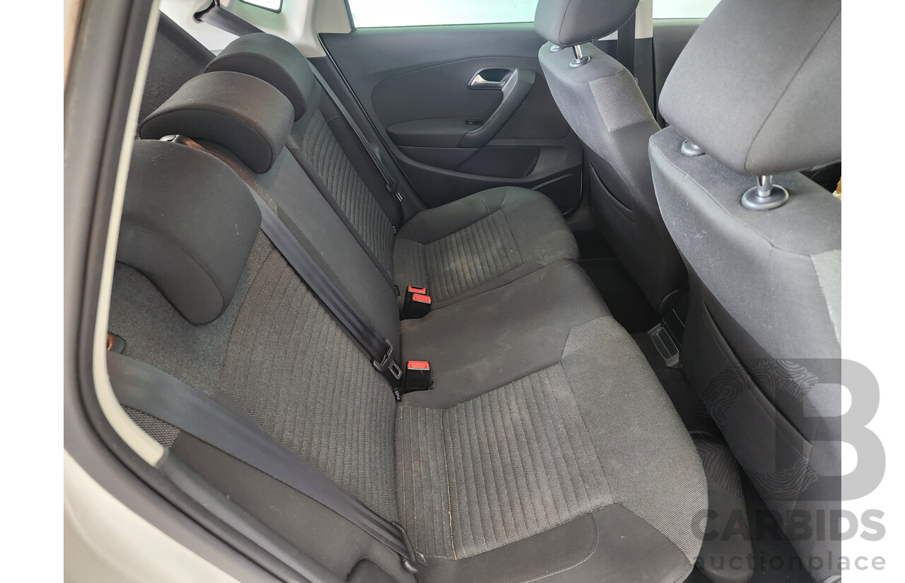 9/2012 Volkswagen Polo 77 TSI Comfortline 6R MY12 5d Hatchback White 1.2L