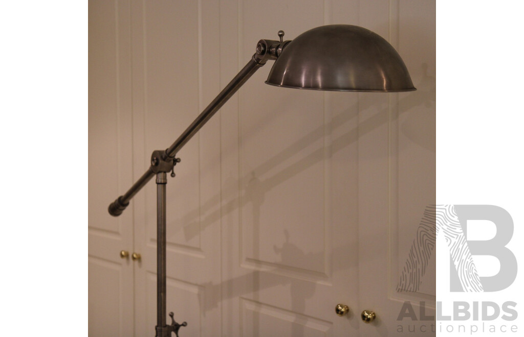 Studio Pivoting Task Lamp