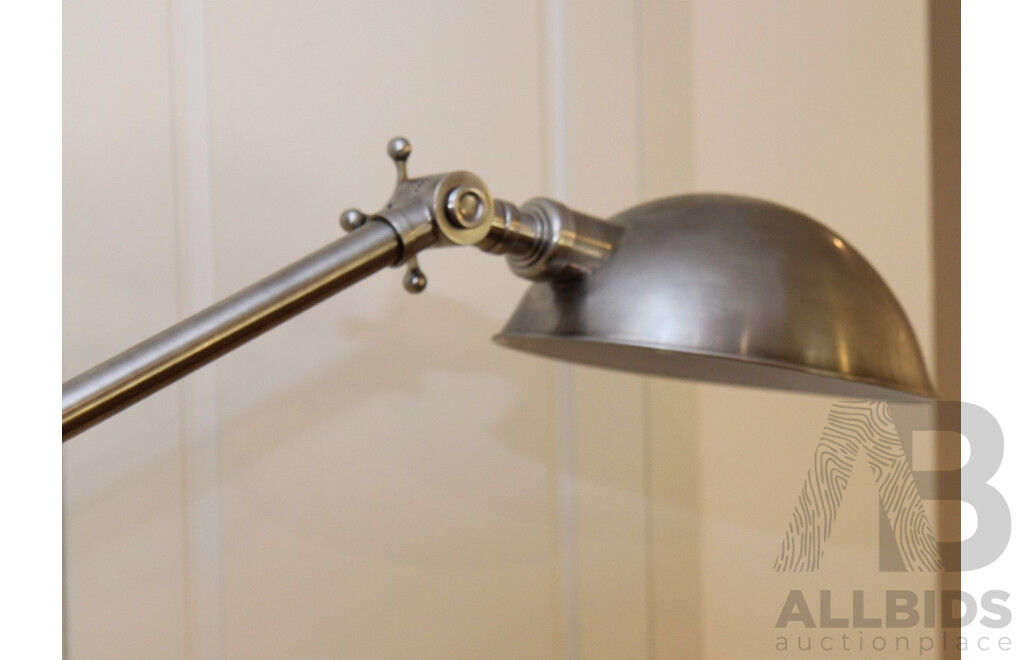 Studio Pivoting Task Lamp