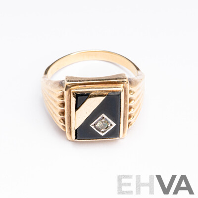 9ct Vintage Onyx & Diamond Mens Signet Ring, TDW 0.05ct, Size V, 6.65 Grams