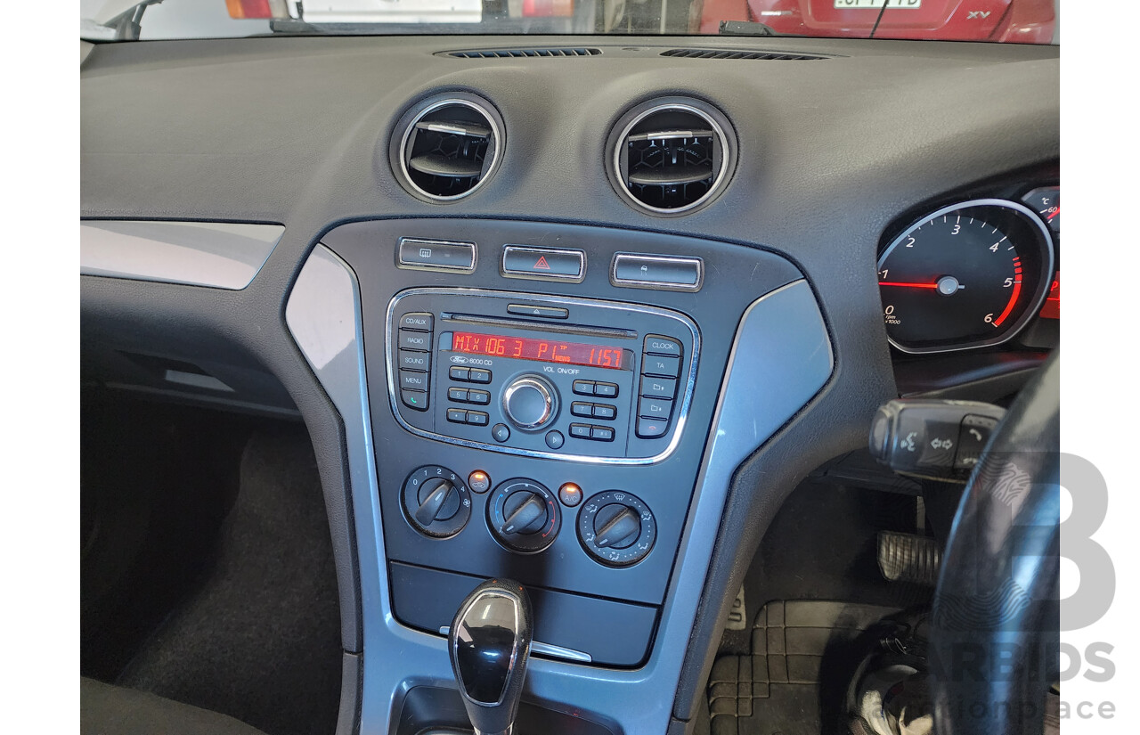 11/2010 Ford Mondeo LX TDCi MB 5d Hatchback Silver 2.0L