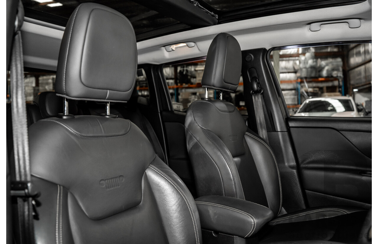 02/2016 Jeep Renegade LIMITED FWD BU 4D Wagon Black Turbo 1.4L