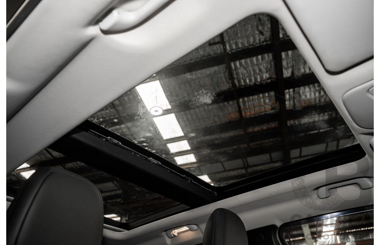 02/2016 Jeep Renegade LIMITED FWD BU 4D Wagon Black Turbo 1.4L