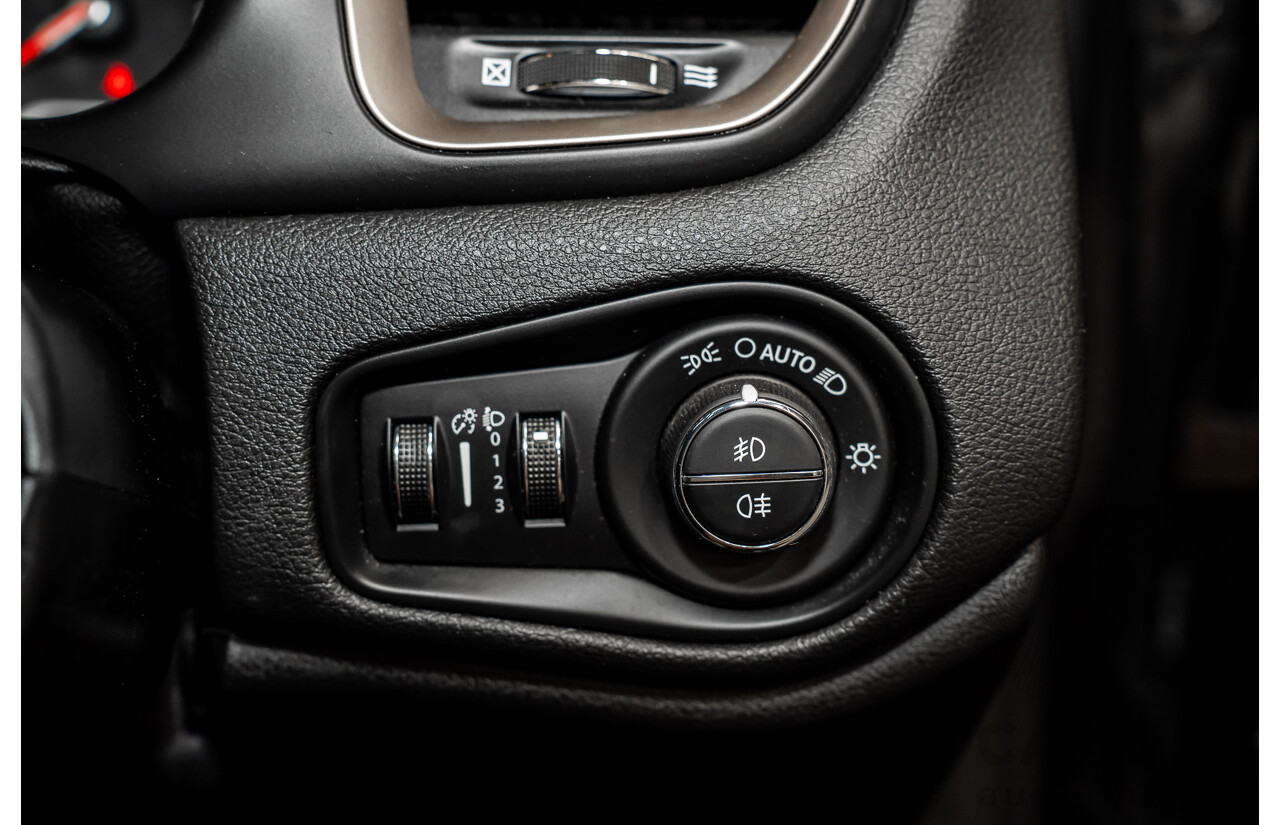 02/2016 Jeep Renegade LIMITED FWD BU 4D Wagon Black Turbo 1.4L