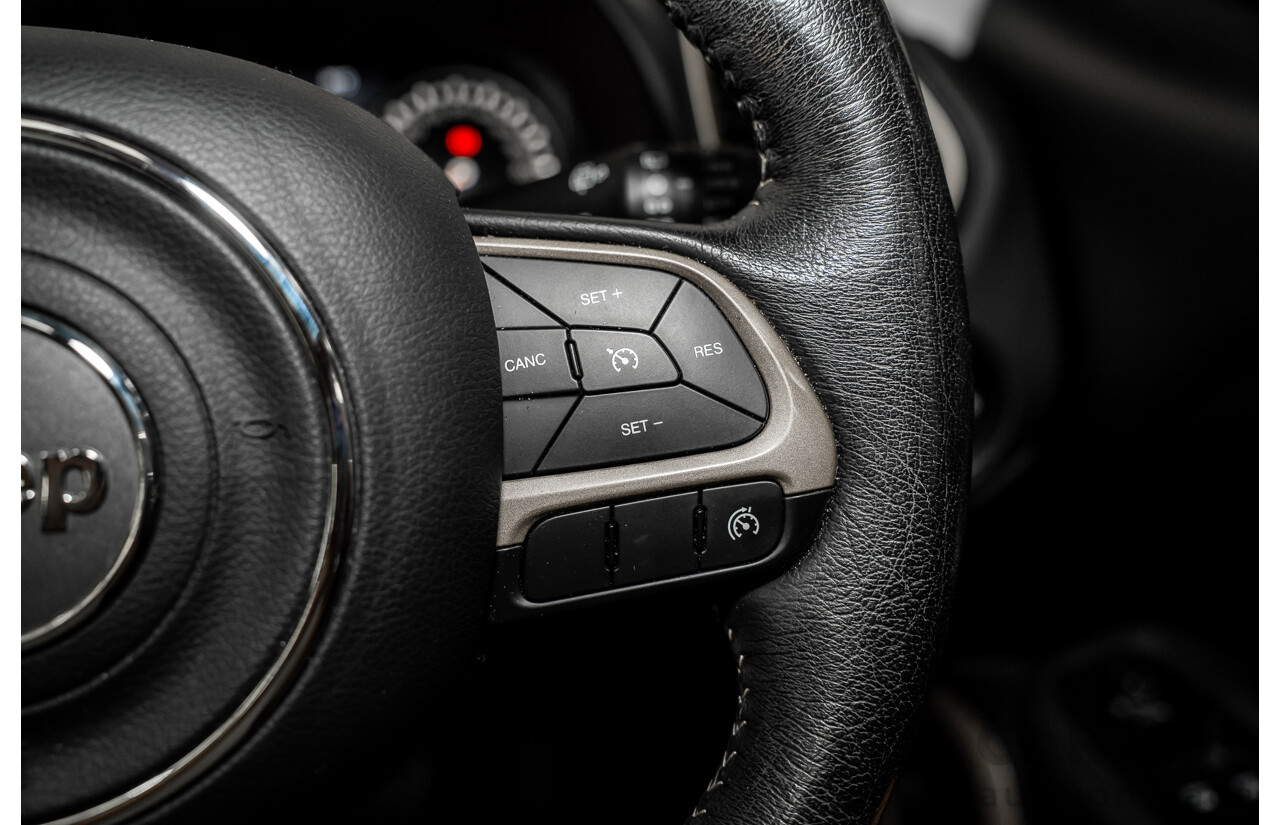 02/2016 Jeep Renegade LIMITED FWD BU 4D Wagon Black Turbo 1.4L