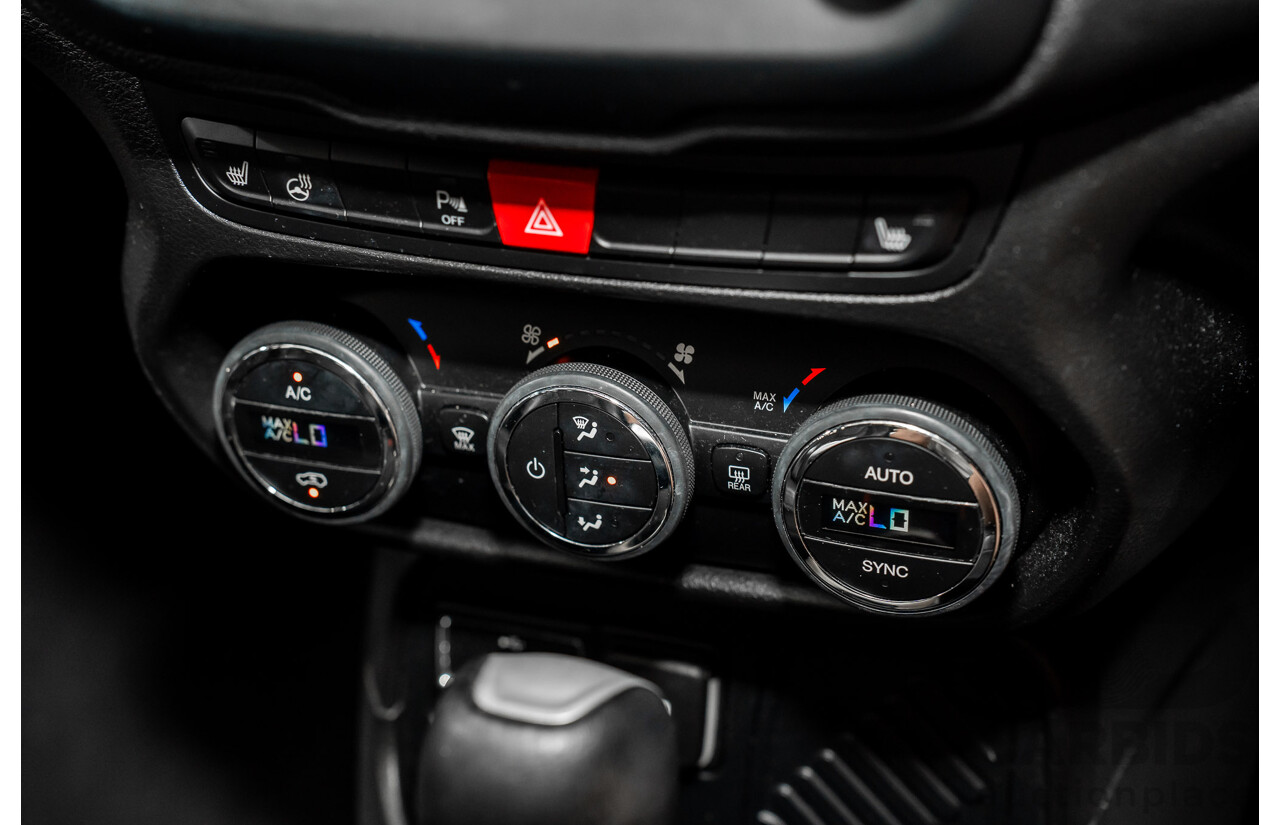 02/2016 Jeep Renegade LIMITED FWD BU 4D Wagon Black Turbo 1.4L