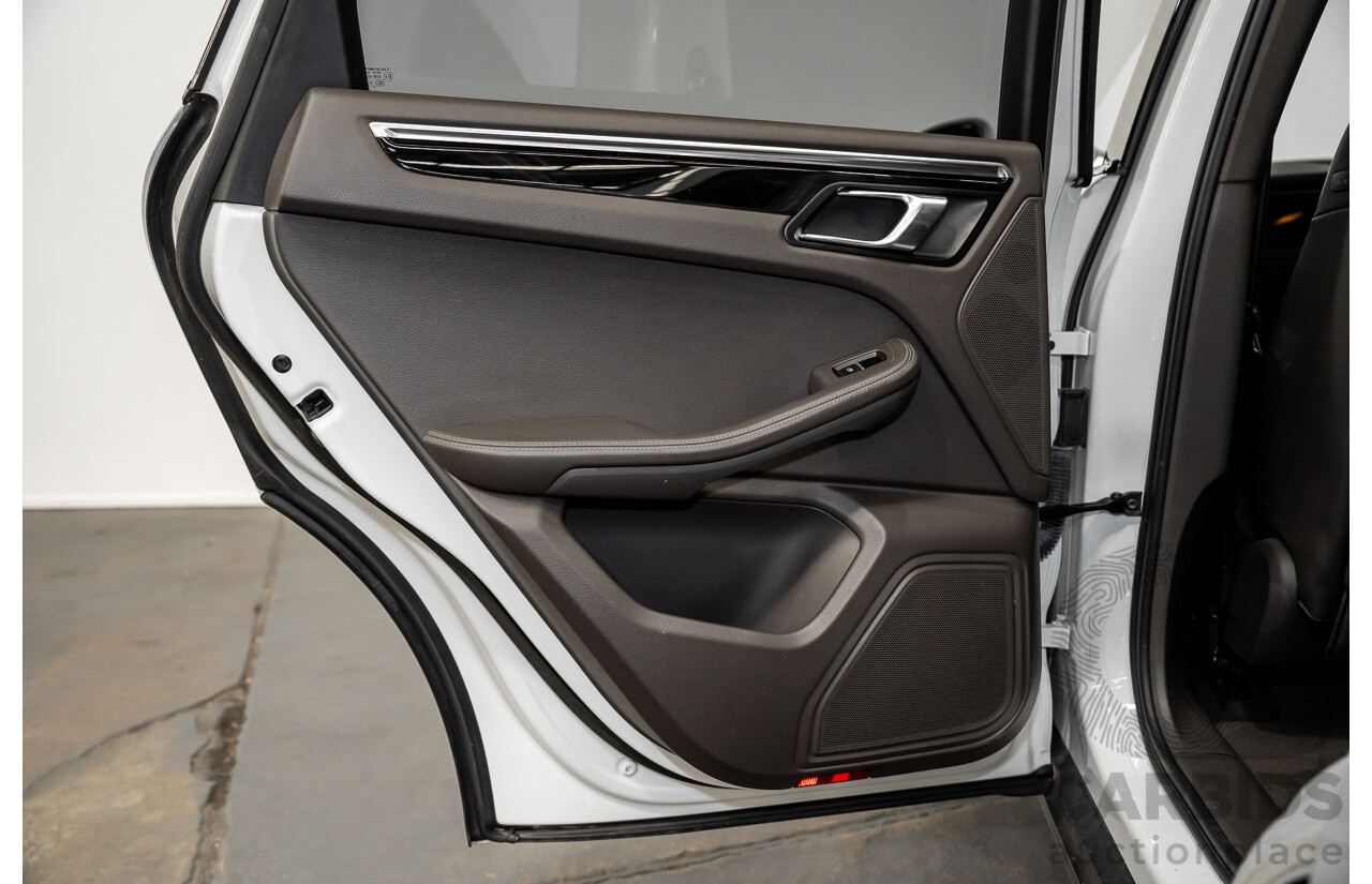 03/2015 Porsche Macan S DIESEL (AWD) MY15 4D Wagon White Turbo Diesel 3.0L