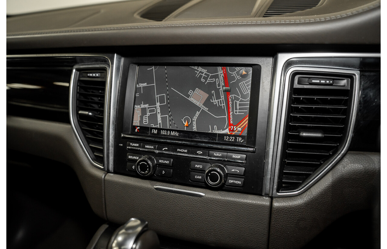 03/2015 Porsche Macan S DIESEL (AWD) MY15 4D Wagon White Turbo Diesel 3.0L