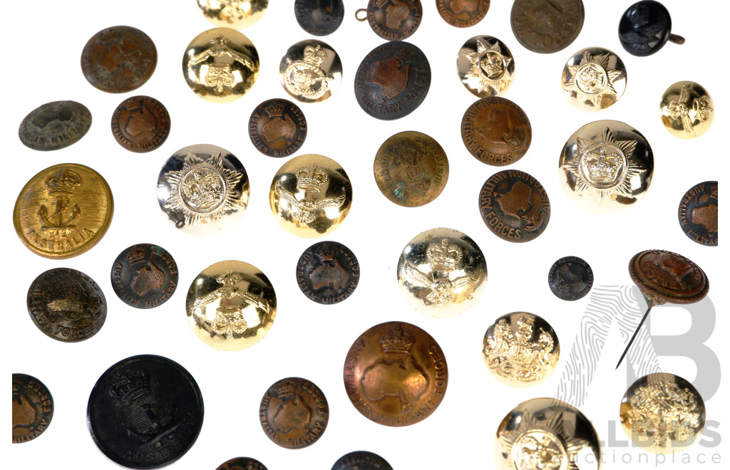 Good Collection Vintage Australian Military Copper and Brass Buttons