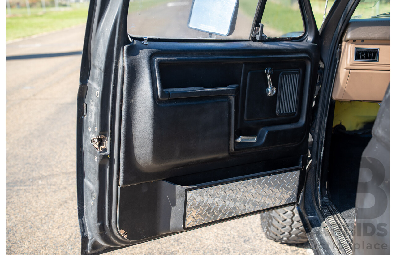 8/1981 Ford Bronco XLT (4x4) 2d Wagon Black 351ci V8 5.8L - Ute Conversion