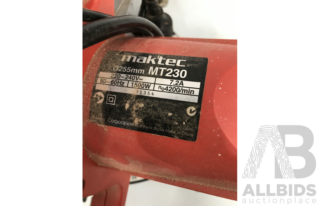Maktec (MT230) 255mm Compound Mitre Saw