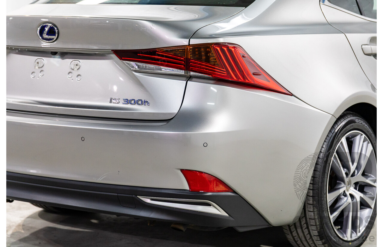 05/2019 Lexus IS300h Luxury Hybrid AVE30R (RWD) 4d Sedan Titanium Silver Metallic 2.5L - Hybrid